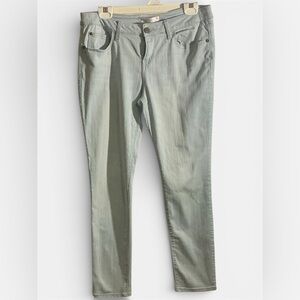 No Boundaries Light Wash Jeans